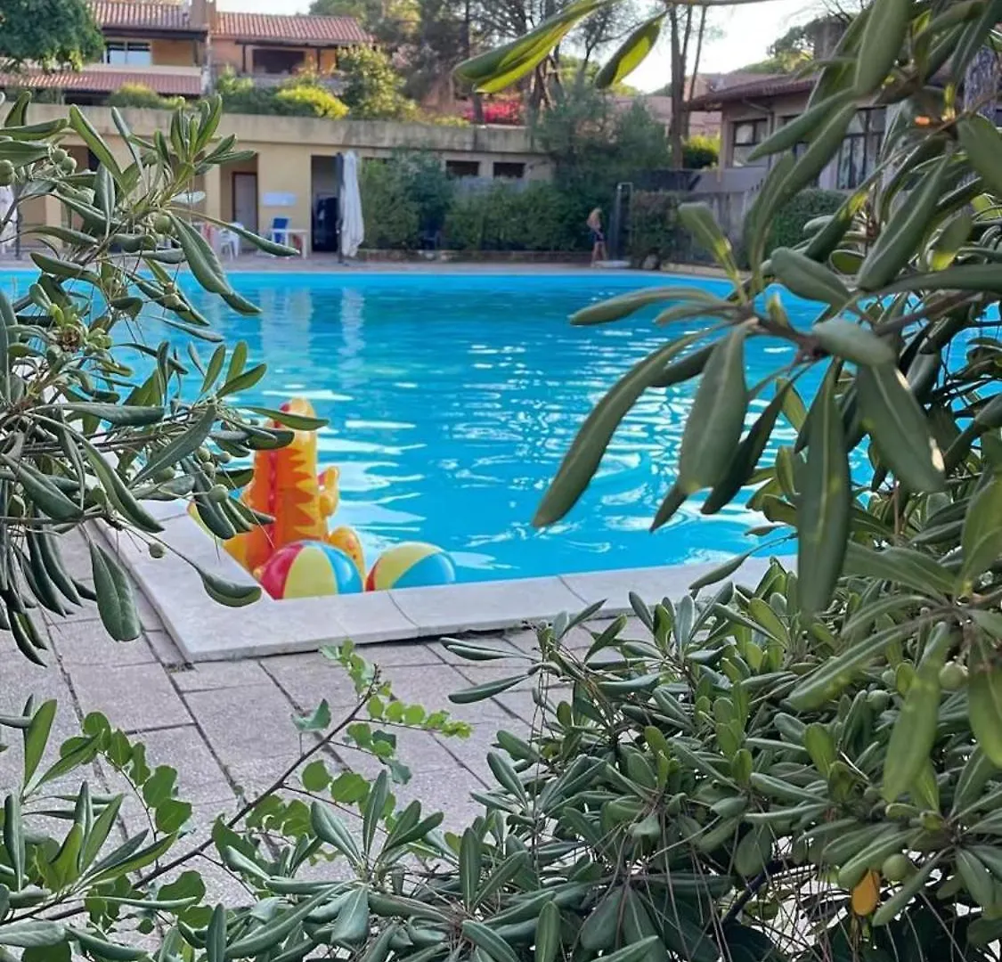 Cozy Seaside Home In A Family Residence With Amenities Fort Village Italy